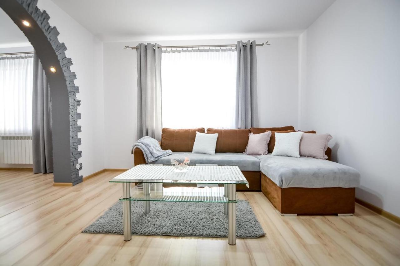 Apartamenty Przystanek Banska Banska Nizna Exterior photo